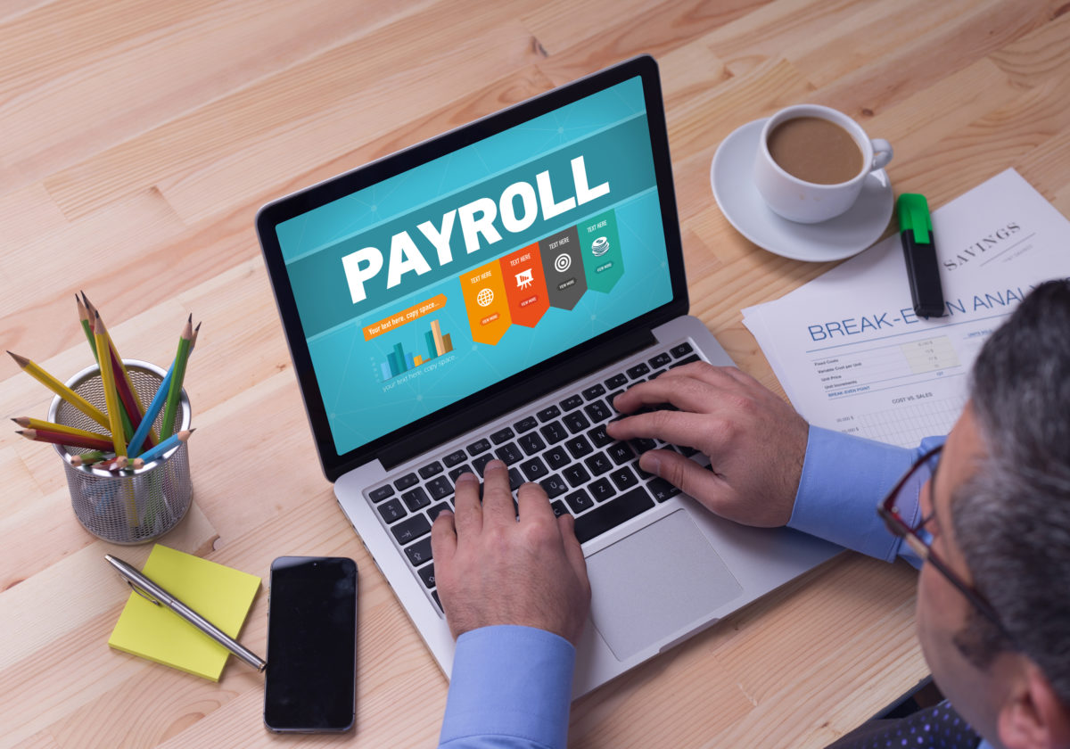 How Online Payroll Services Can Benefit Companies 